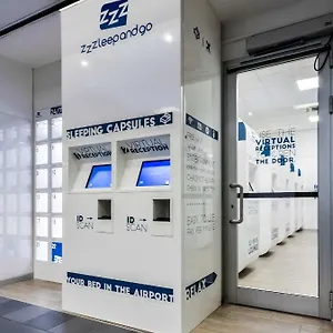 Capsule hotel Resting Pods - Zzzleepandgo Bgy Airport